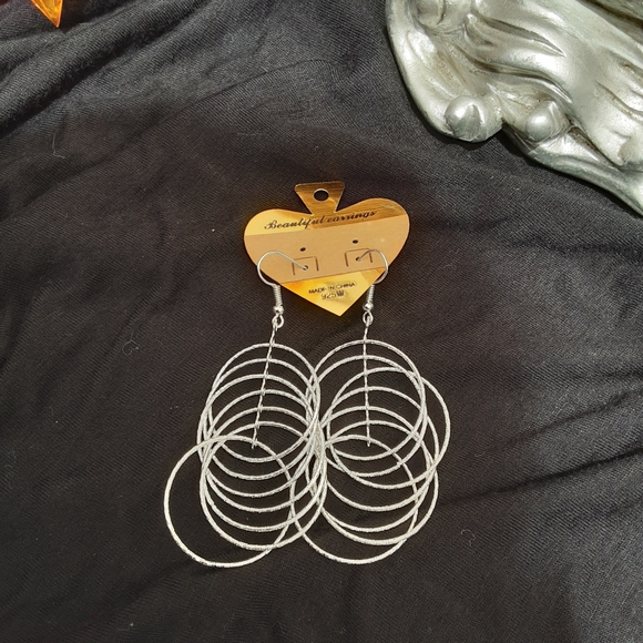 Earrings - Picture 4 of 4